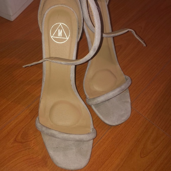 Nude high heel! Everyday go to look! ๐๐ - Picture 2 of 3